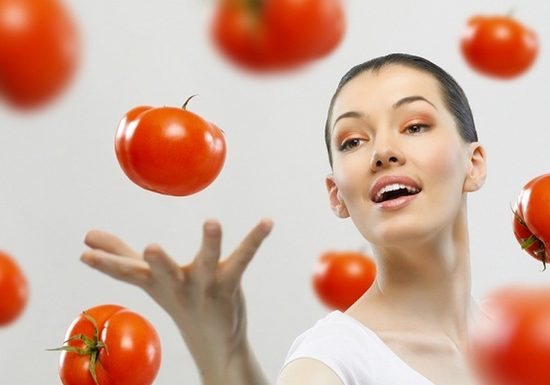 تعرفي على فوائد الطماطم للبشرة الدهنية