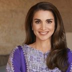 الملكة رانيا تعتمد تسريحات شعر محددة في زياراتها إلى عامة الشعب