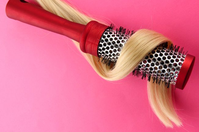 كيفية العناية ادوات تصفيف وتسريح الشعر | تنظيف السشوار والمملس والمجعد
