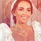 الصور الأولى لزفاف فاليري أبو شقرا والعروس تتألق بفستان ديور