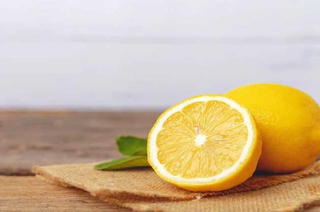 الخلطات التي تحتوي عصير الليمون