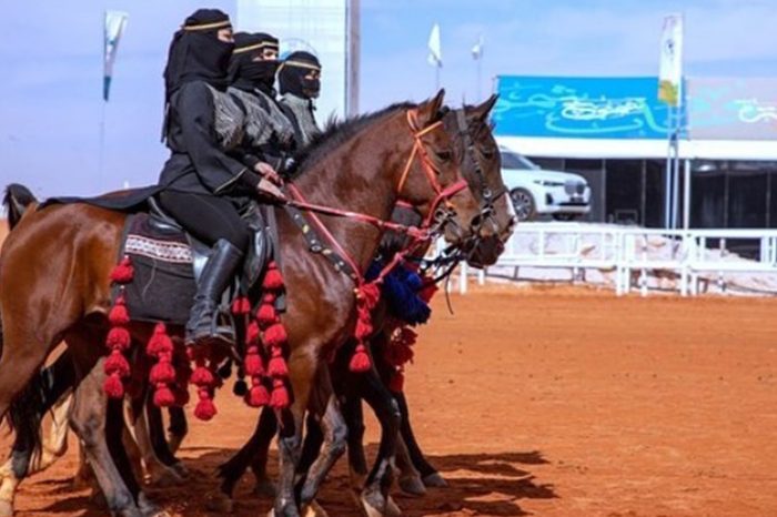 10 نساء سعوديات يتأهلن في الجولة الأولى من مهرجان الملك عبد العزيز للإبل