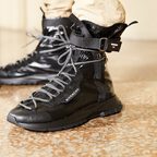 أحذية SPECTRE الرياضية من جيفنشي: تصاميم معاصرة وفائقة الخفة