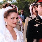 صور عفوية نادرة من حفل زفاف الملكة رانيا