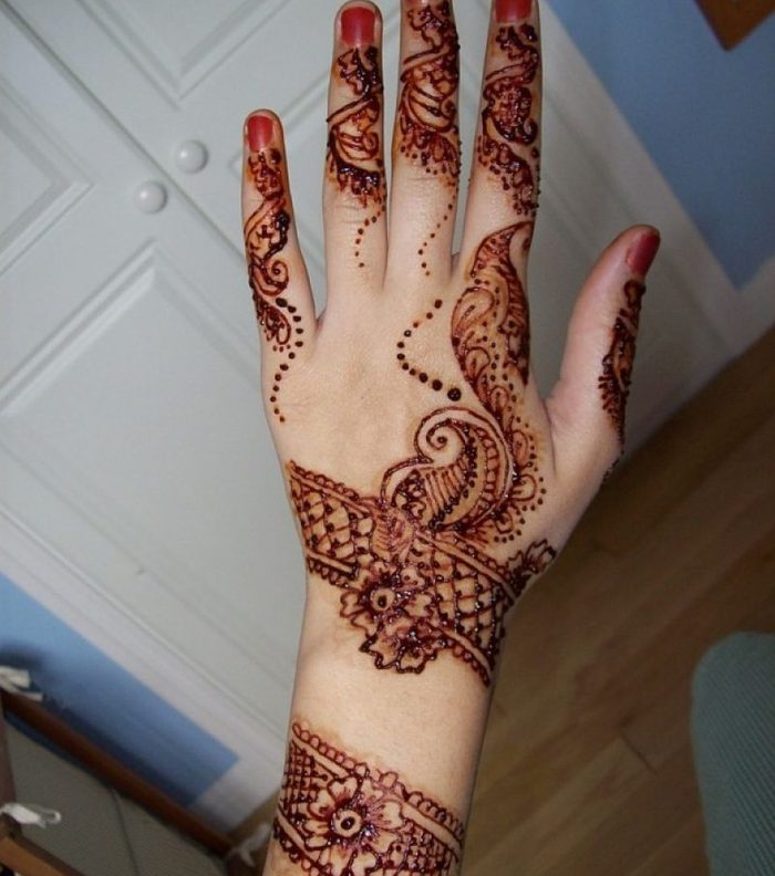 زيني يديك مع اجمل نقش حناء يمني في يوم زفافك Yasmina