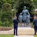 الأميران هاري وويليام يجتمعان للكشف عن تمثال الأميرة ديانا في عيد ميلادها الستين