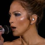 إحصلي على ماكياج عيون جنيفر لوبيز خلال إطلالتها في American Idol
